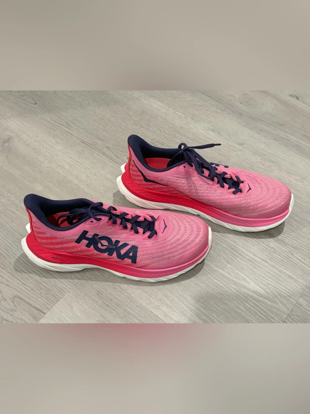 Hoka Mach 5 Women's Pink and Navy Road Running Shoes size 9